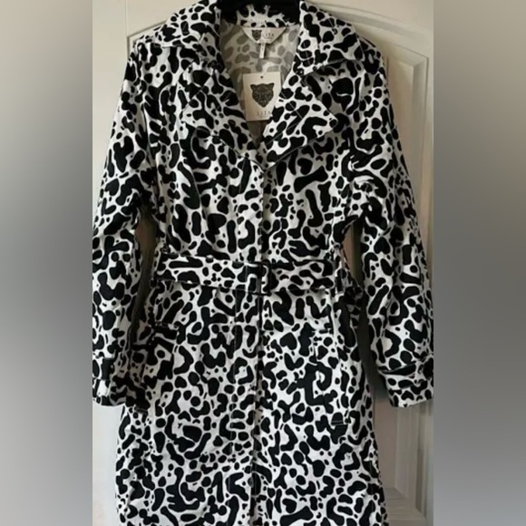 REVOLVE BRAND: LITA by CIARRA Amour King Cheetah Print
Trench Coat. NWOT - Picture 10 of 11